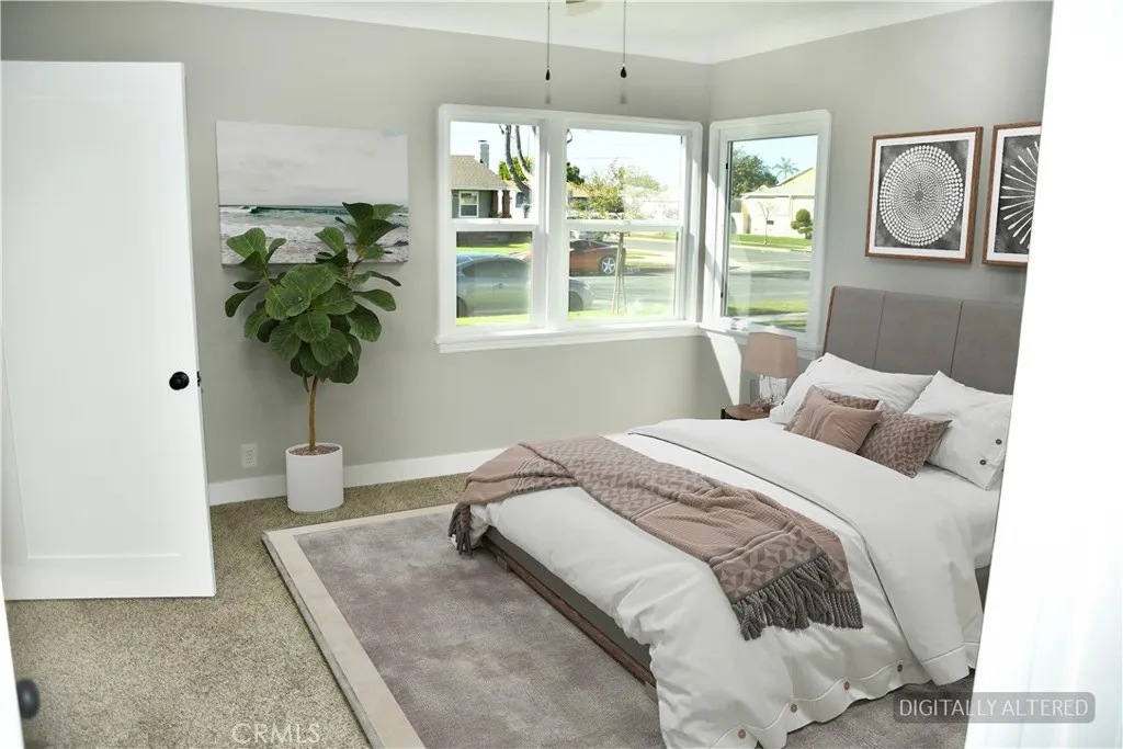 9106 S Gramercy Place, Los Angeles, California 90047 home-pic-12