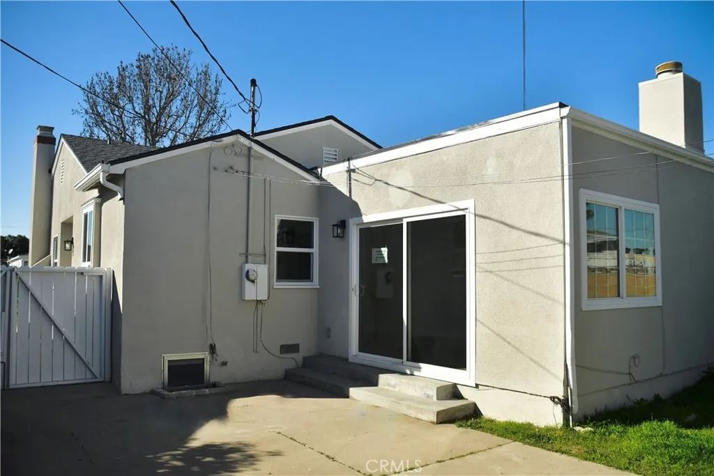 9106 S Gramercy Place, Los Angeles, California 90047 home-pic-22