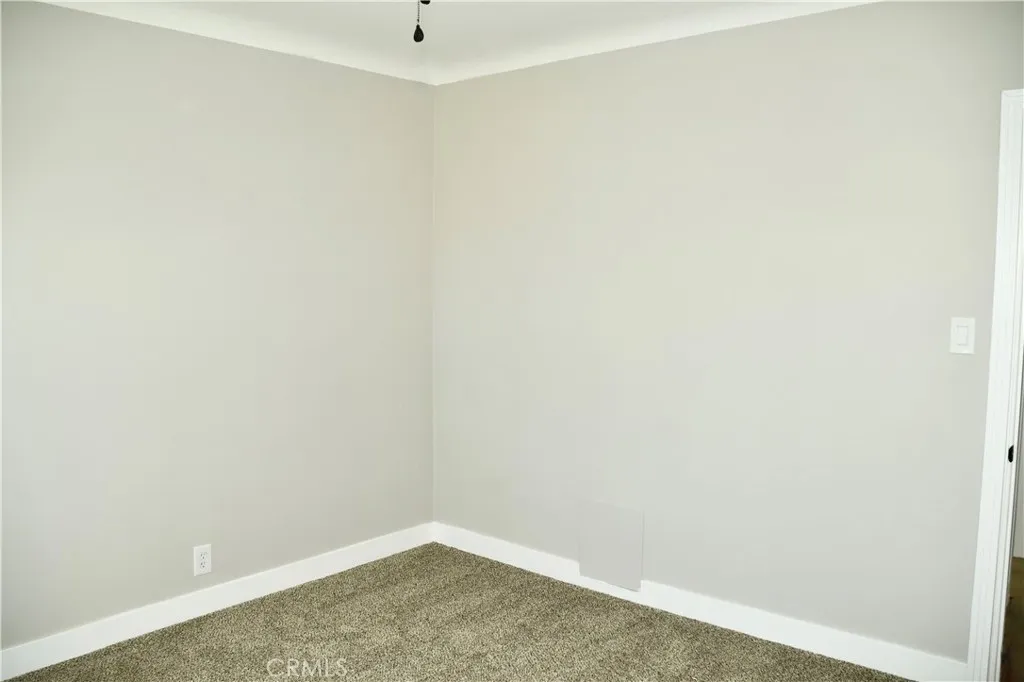 9106 S Gramercy Place, Los Angeles, California 90047 home-pic-9