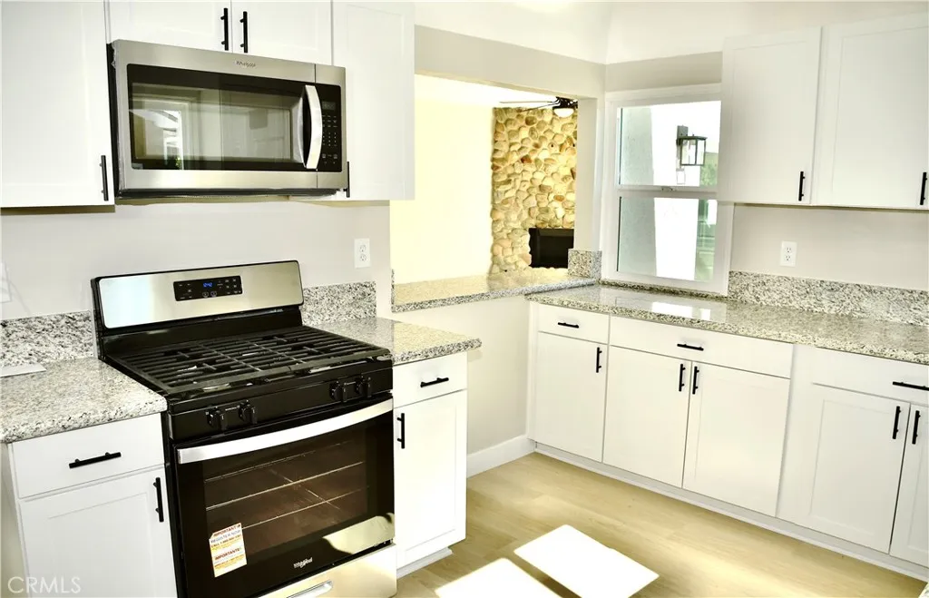 9106 S Gramercy Place, Los Angeles, California 90047 home-pic-15