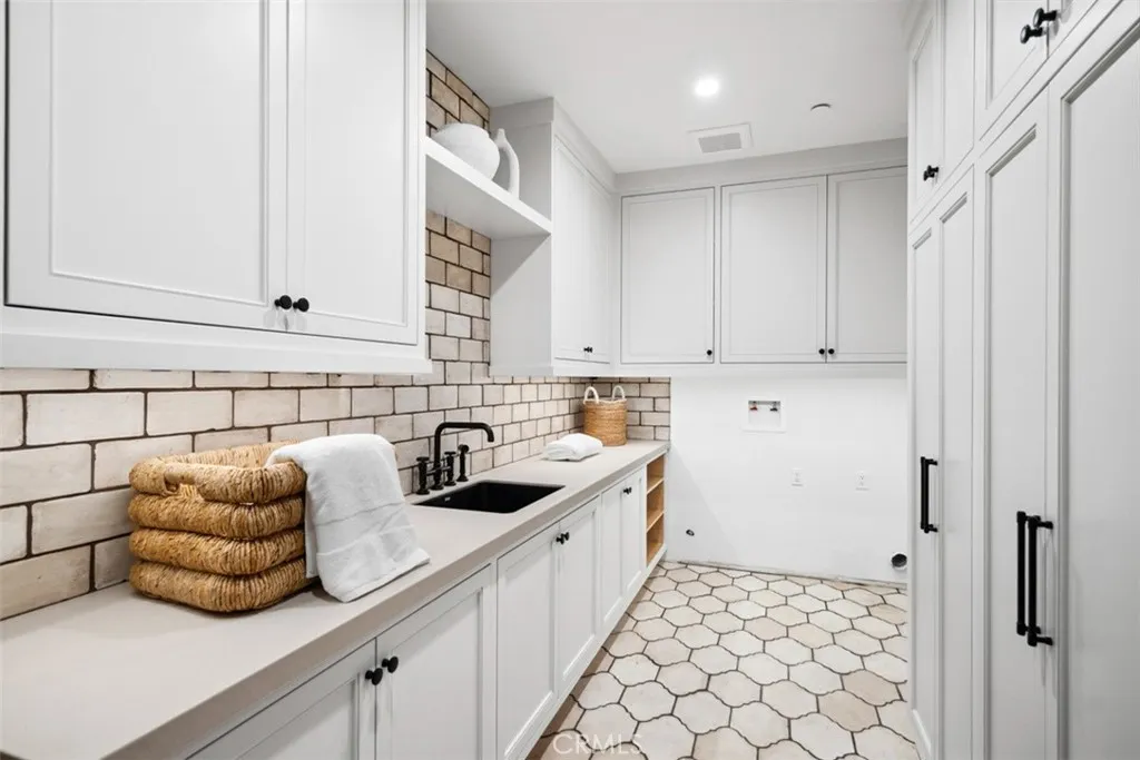 31 Black Hawk, Irvine, California 92603 home-pic-57