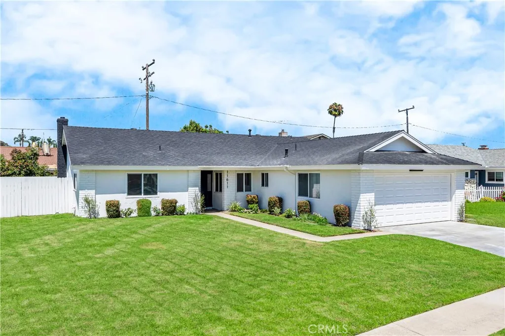 11611 Rosemary Avenue, Fountain Valley, California 92708, 4 Bedrooms Bedrooms, ,2 BathroomsBathrooms,Residential,For Sale,Rosemary,OC25170784