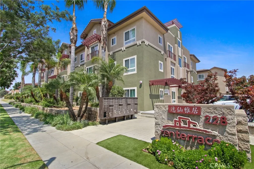 228 S Olive Avenue, Alhambra, California 91801, 2 Bedrooms Bedrooms, ,2 BathroomsBathrooms,Residential Lease,For Rent,Olive,WS25170782