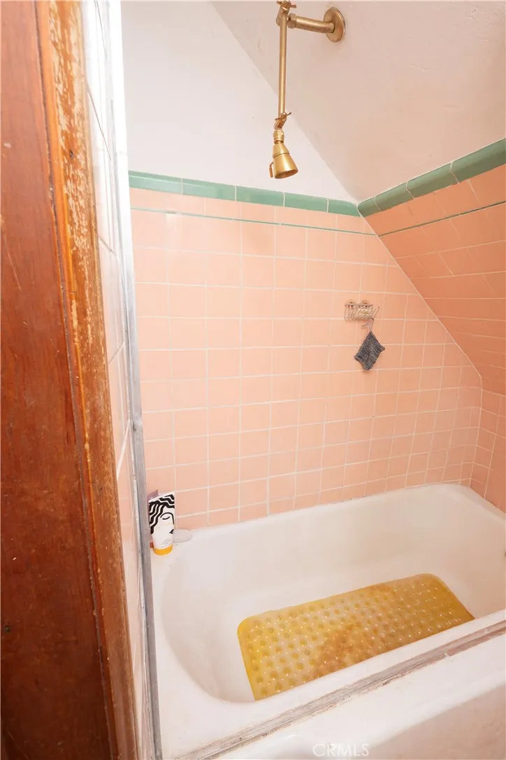 23940 Cresta Drive, Crestline, California 92325 home-pic-28