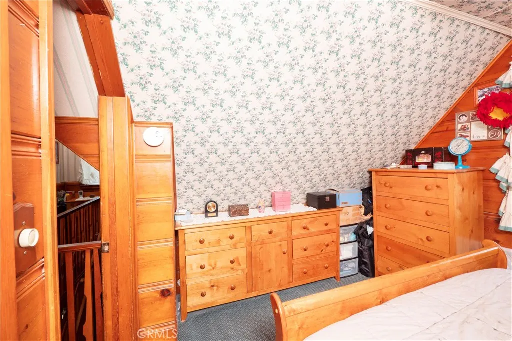 23940 Cresta Drive, Crestline, California 92325 home-pic-24