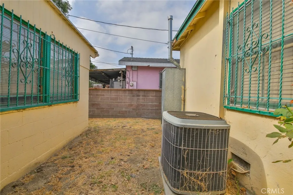 1208 S White Avenue, Compton, California 90221 home-pic-23