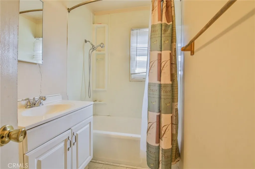 1208 S White Avenue, Compton, California 90221 home-pic-18