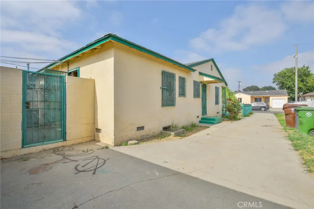 1208 S White Avenue, Compton, California 90221 home-pic-29