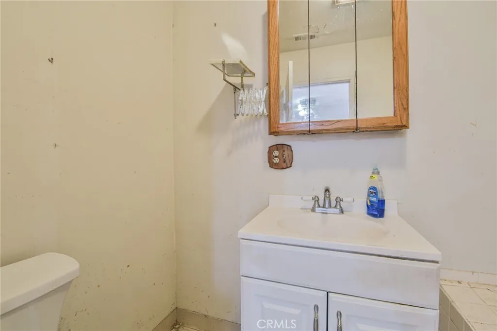 1208 S White Avenue, Compton, California 90221 home-pic-11