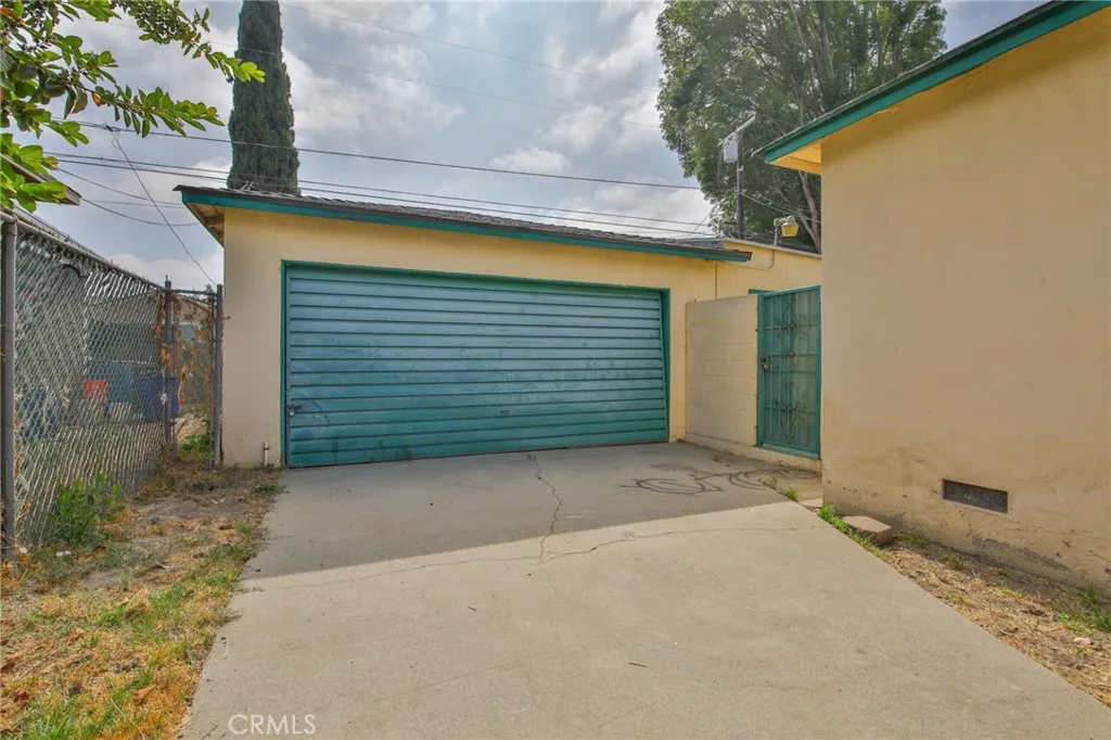 1208 S White Avenue, Compton, California 90221 home-pic-28