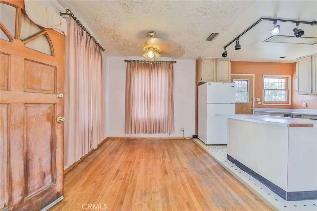 1208 S White Avenue, Compton, California 90221 home-pic-4