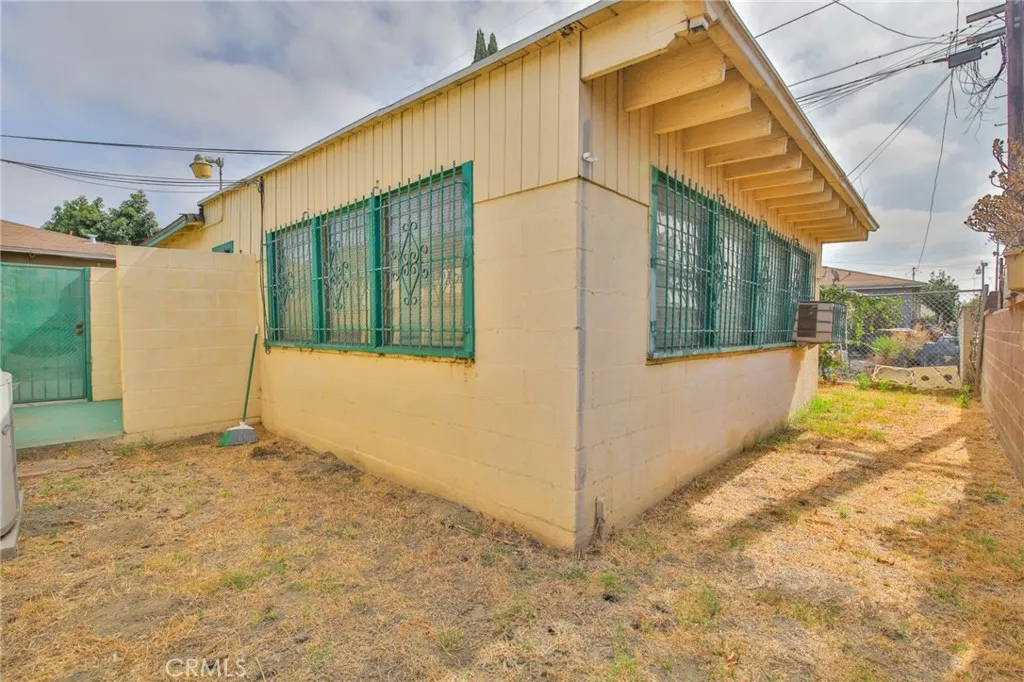 1208 S White Avenue, Compton, California 90221 home-pic-25