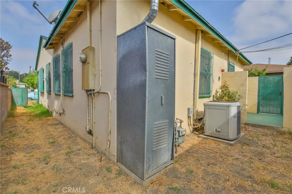 1208 S White Avenue, Compton, California 90221 home-pic-23