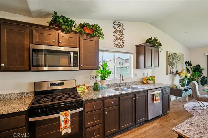 873 Canopy Lane, San Jacinto, California 92583