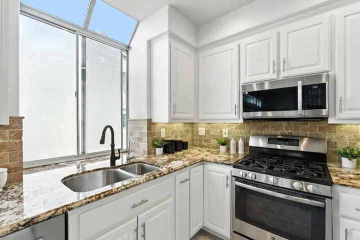 1151 La Rochelle Terrace E, Sunnyvale, California 94089