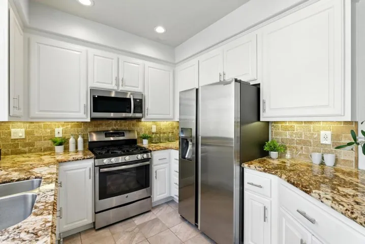1151 La Rochelle Terrace E, Sunnyvale, California 94089