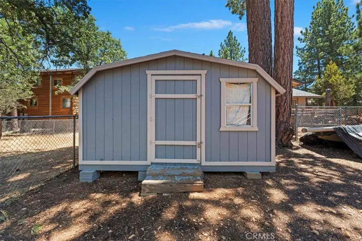 1740 Cascade Road, Big Bear City, California 92314