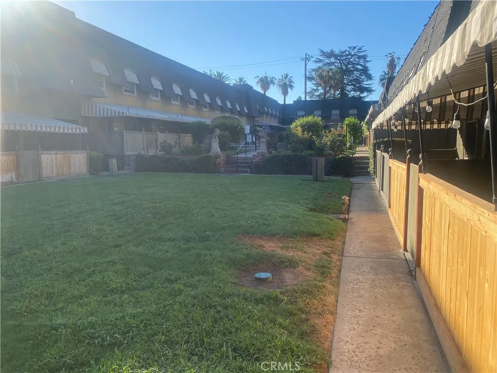 525 La Verne Street, Redlands, California 92373 home-pic-12