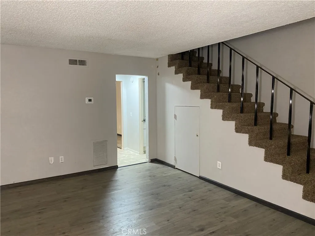 525 La Verne Street, Redlands, California 92373 home-pic-5