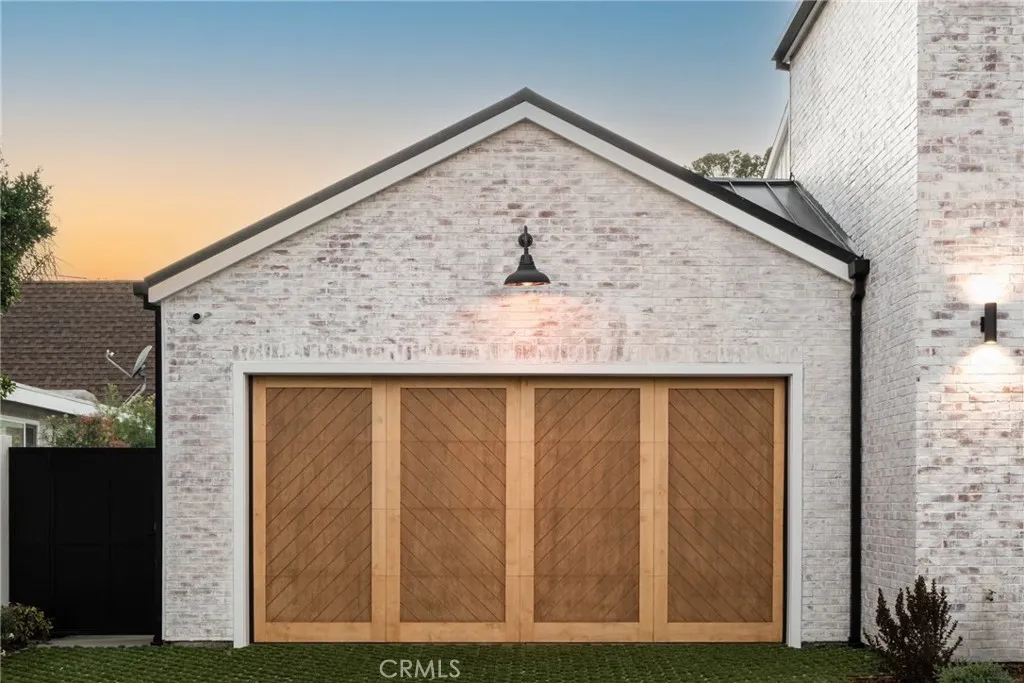 5131 Strohm Avenue, Toluca Lake, California 91601 home-pic-4