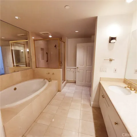 11847 Gorham Avenue 201, Brentwood, California 90049