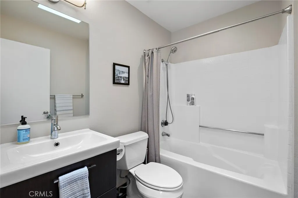 17641 Sergio Circle 203, Huntington Beach, California 92647 home-pic-21