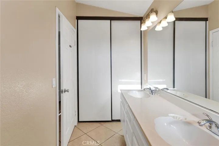 12400 Stillwater Drive, Victorville, California 92395