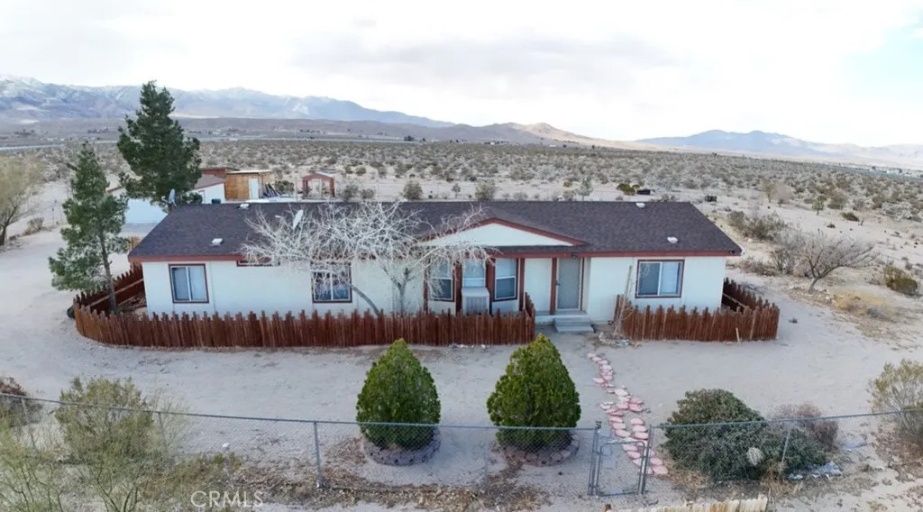 8130 Camp Rock Road, Lucerne Valley, California 92356 home-pic-1