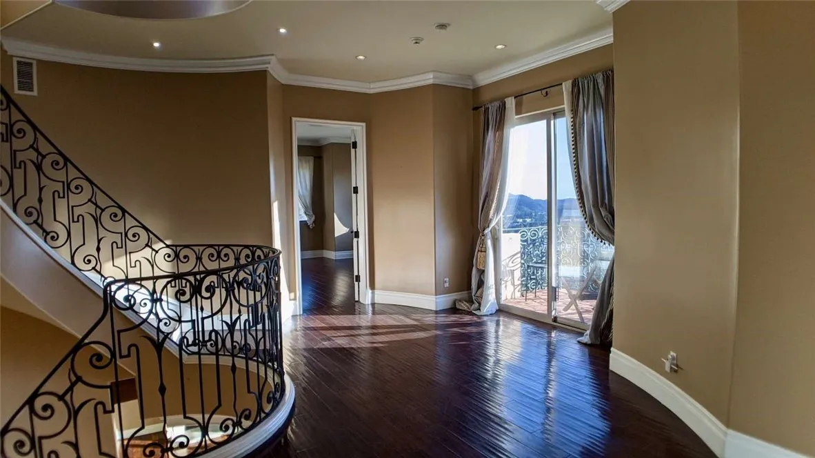 4430 Rosebank Drive, La Canada Flintridge, California 91011 home-pic-18