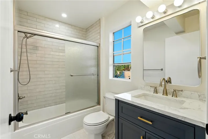 10433 Plainview Avenue 4, Tujunga, California 91042