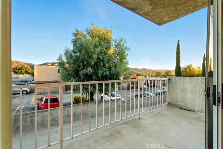 10433 Plainview Avenue 4, Tujunga, California 91042