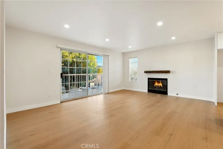 10433 Plainview Avenue 4, Tujunga, California 91042