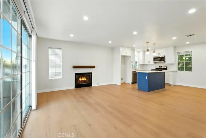 10433 Plainview Avenue 4, Tujunga, California 91042