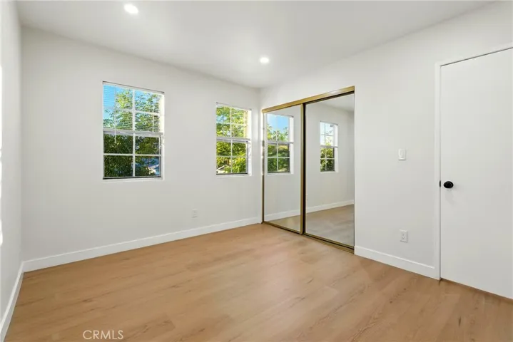 10433 Plainview Avenue 4, Tujunga, California 91042