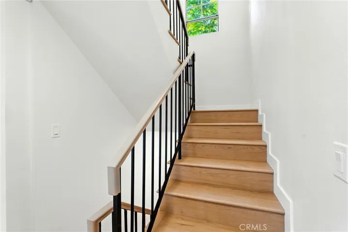 10433 Plainview Avenue 4, Tujunga, California 91042