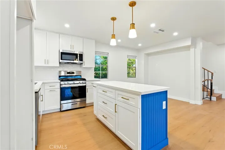 10433 Plainview Avenue 4, Tujunga, California 91042
