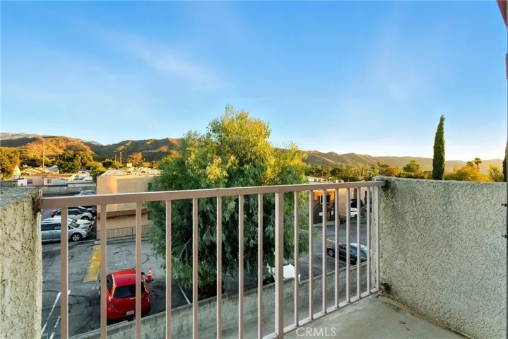 10433 Plainview Avenue 4, Tujunga, California 91042