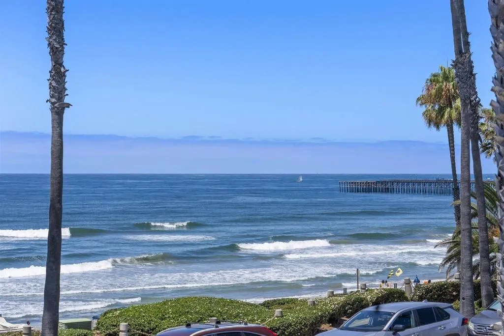 212 S Pacific Street, Oceanside, California 92054 home-pic-5