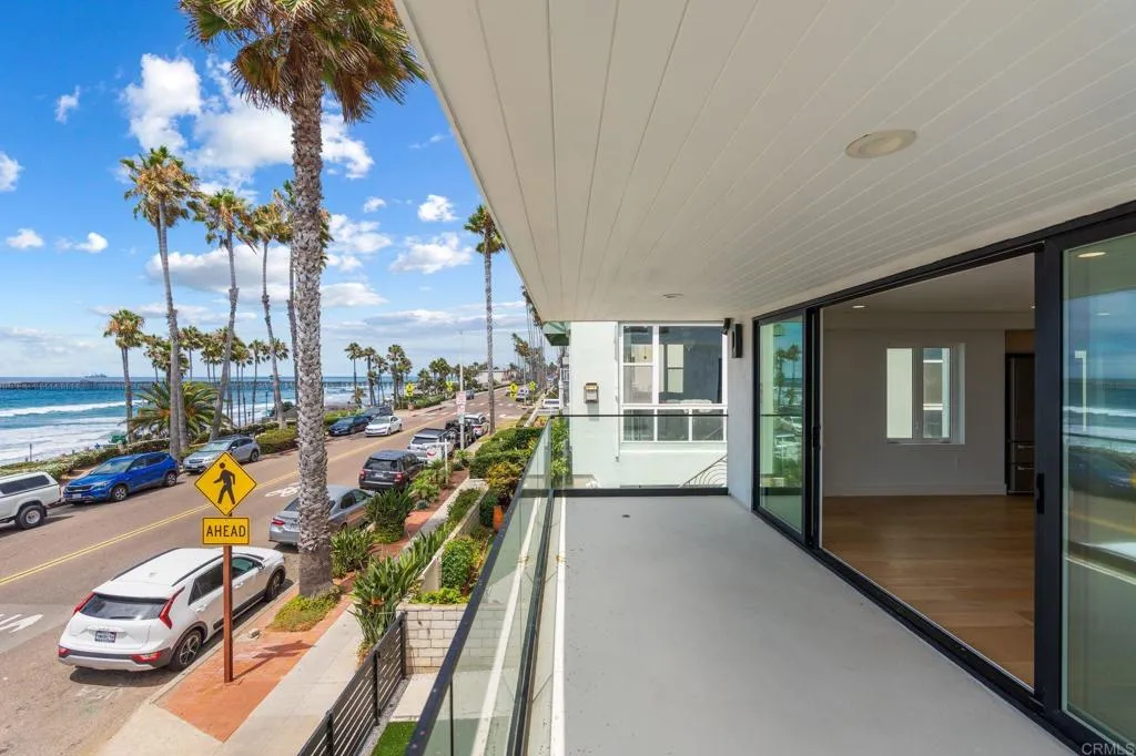 212 S Pacific Street, Oceanside, California 92054 home-pic-16