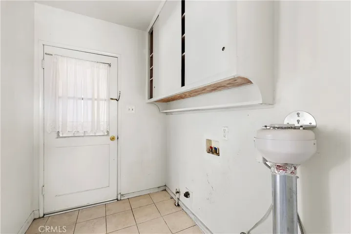 1115 W 125th Street, Los Angeles, California 90044