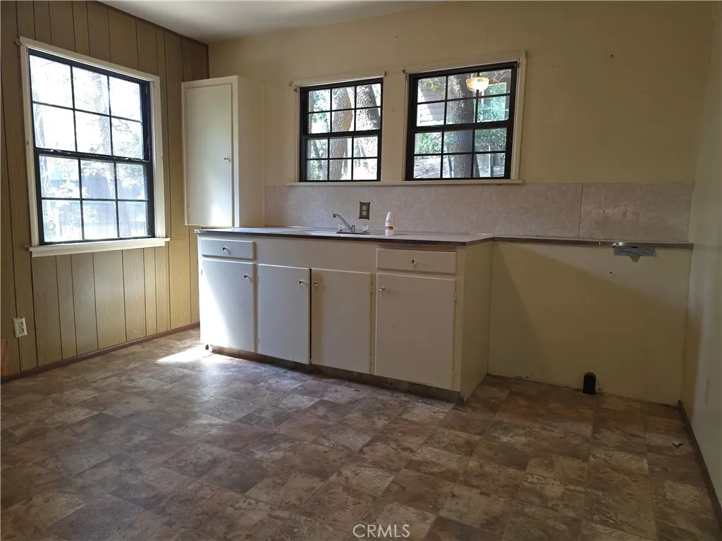 33007 Spruce Drive, Green Valley Lake, California 92341 home-pic-30