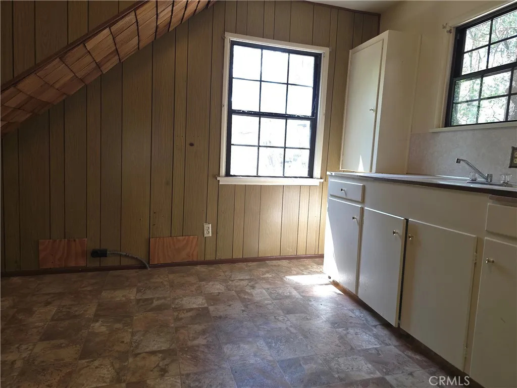 33007 Spruce Drive, Green Valley Lake, California 92341 home-pic-32