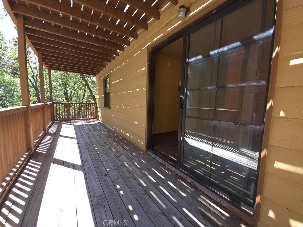 33007 Spruce Drive, Green Valley Lake, California 92341 home-pic-36