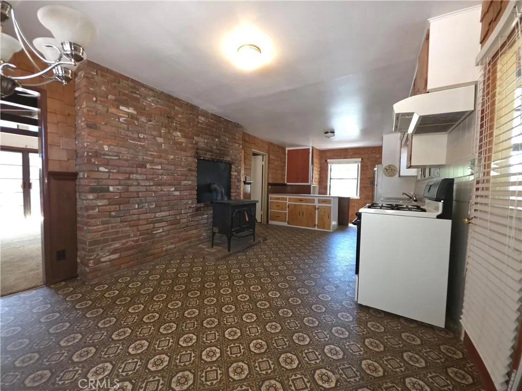 33007 Spruce Drive, Green Valley Lake, California 92341 home-pic-15