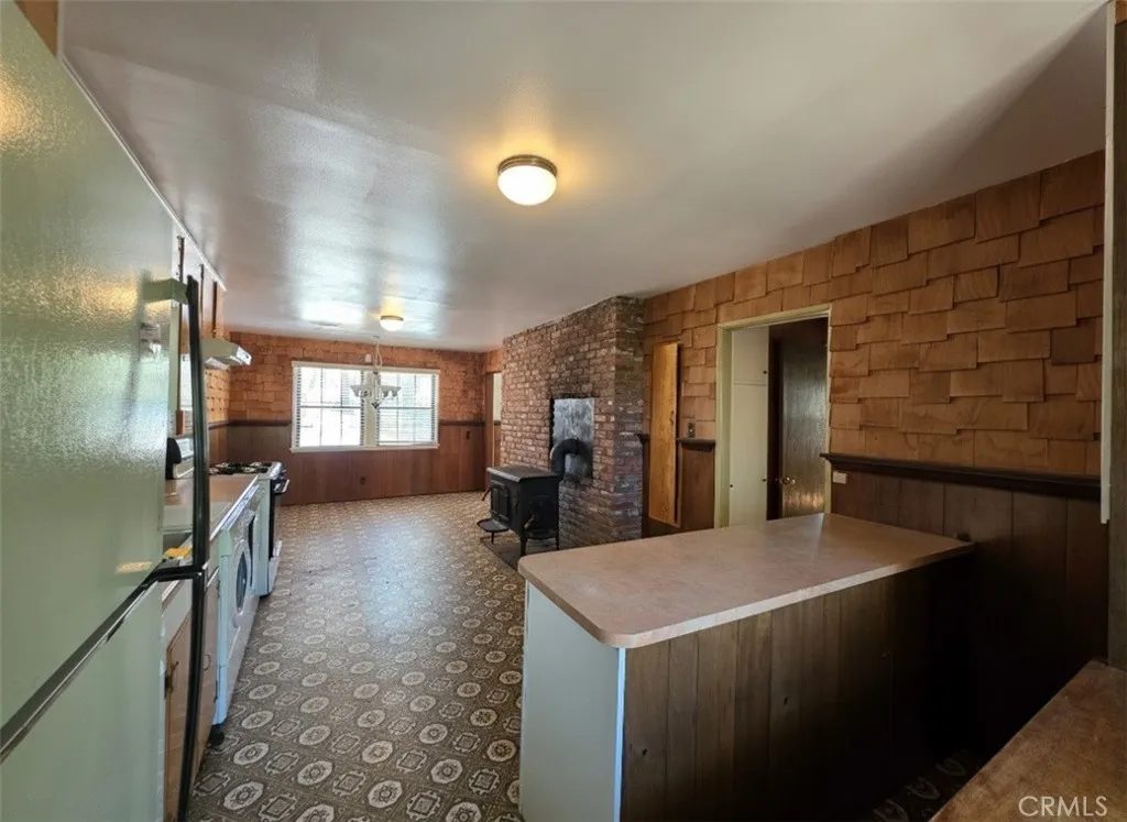33007 Spruce Drive, Green Valley Lake, California 92341 home-pic-10
