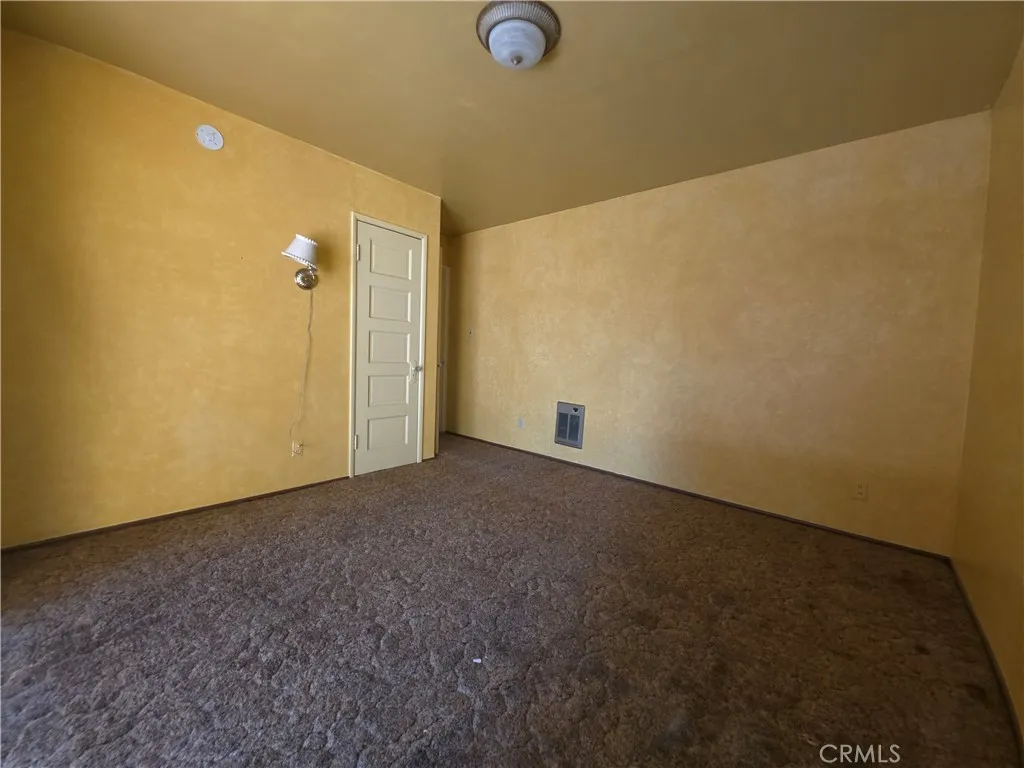33007 Spruce Drive, Green Valley Lake, California 92341 home-pic-26