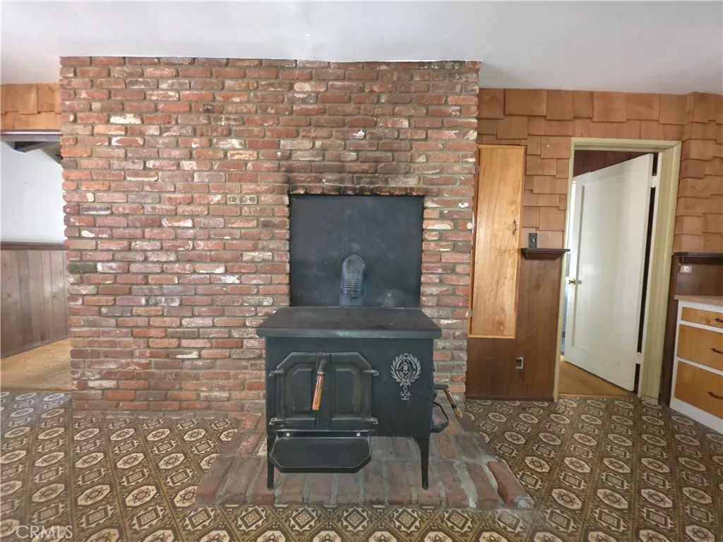 33007 Spruce Drive, Green Valley Lake, California 92341 home-pic-12