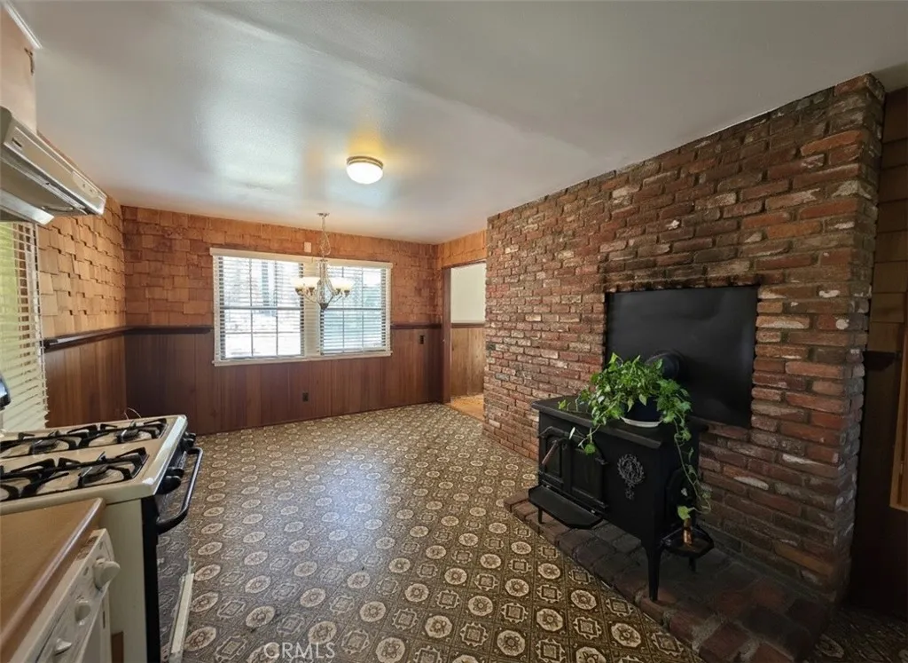 33007 Spruce Drive, Green Valley Lake, California 92341 home-pic-7