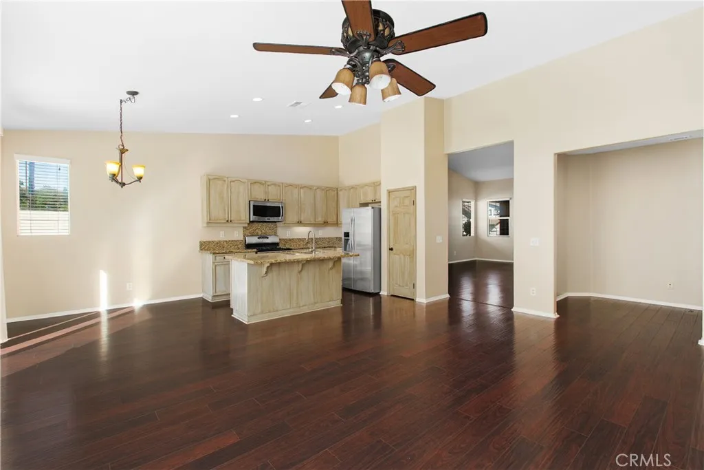 40918 Bouvier Court, Murrieta, California 92562 home-pic-5