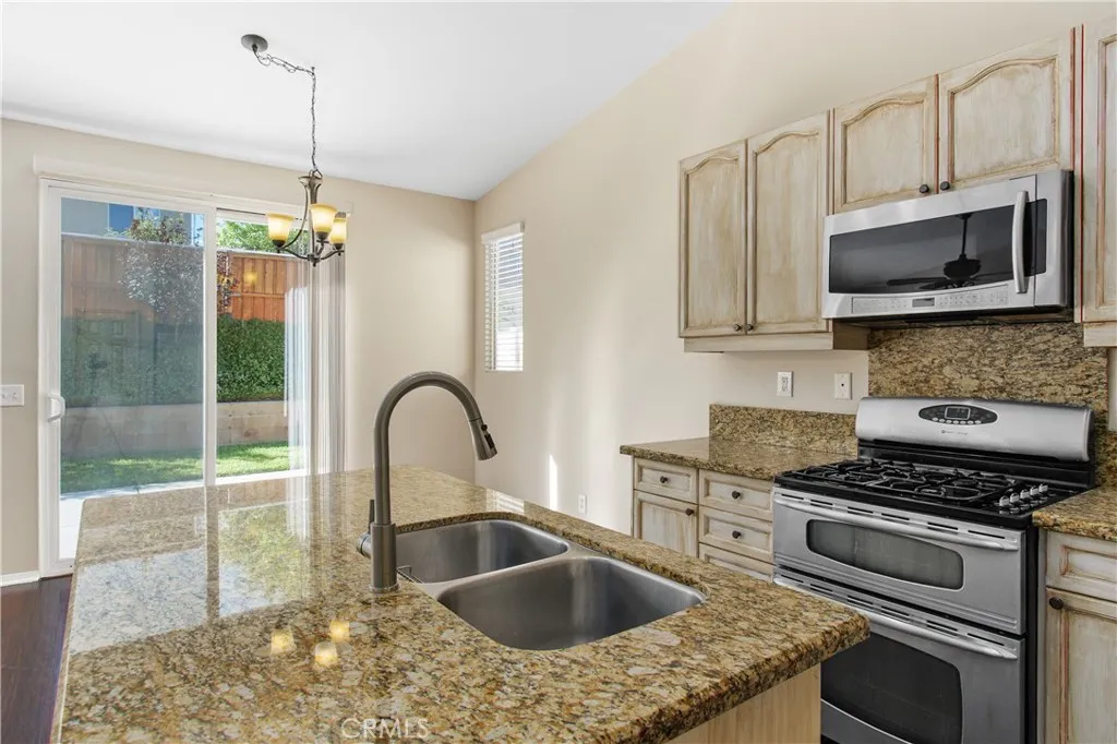 40918 Bouvier Court, Murrieta, California 92562 home-pic-7